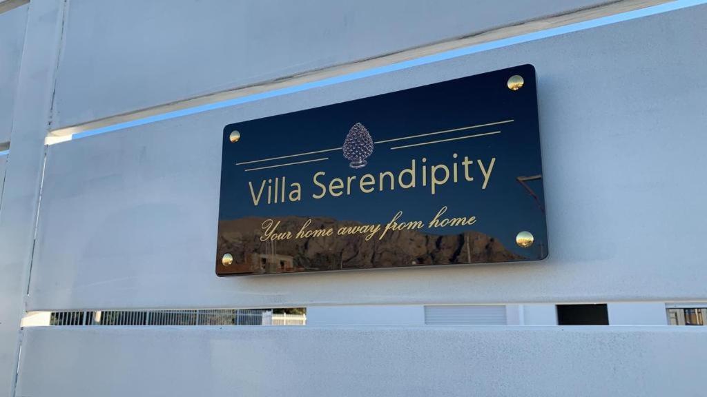 Villa Serendipity แตร์ราซีนี ภายนอก รูปภาพ